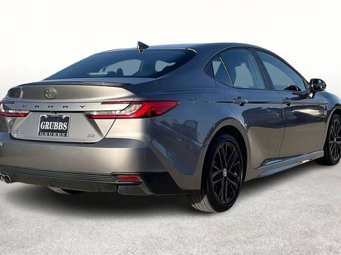 Used 2025 Toyota Camry SE image 2