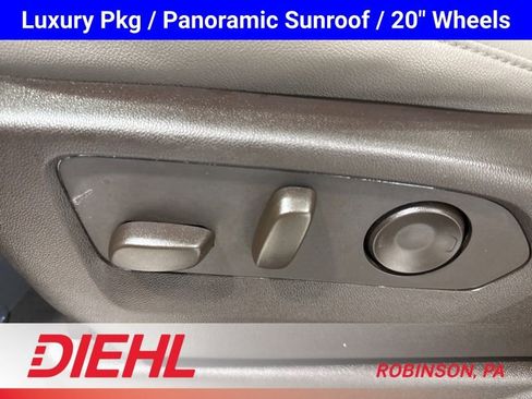 Used 2023 Chevrolet Tahoe LT w/ Luxury Package AWD/4WD image 26