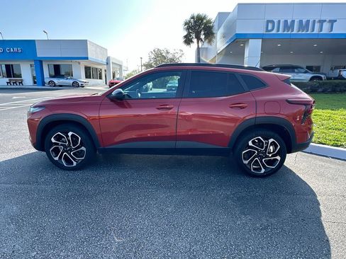 Used 2024 Chevrolet Trax RS w/ Sunroof Package image 9