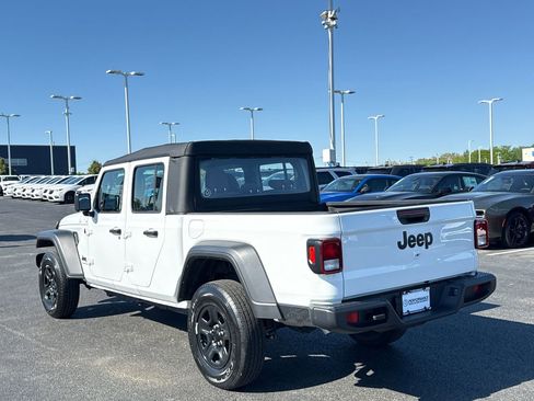 Used 2025 Jeep Gladiator Sport AWD/4WD image 5