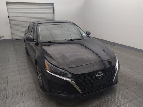 Used 2023 Nissan Altima 2.5 SV w/ SV Premium Package FWD image 14
