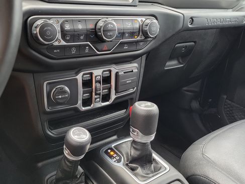Used 2023 Jeep Wrangler Unlimited Sport AWD/4WD image 27