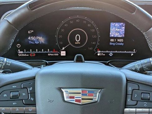 Used 2022 Cadillac Escalade Premium Luxury image 11