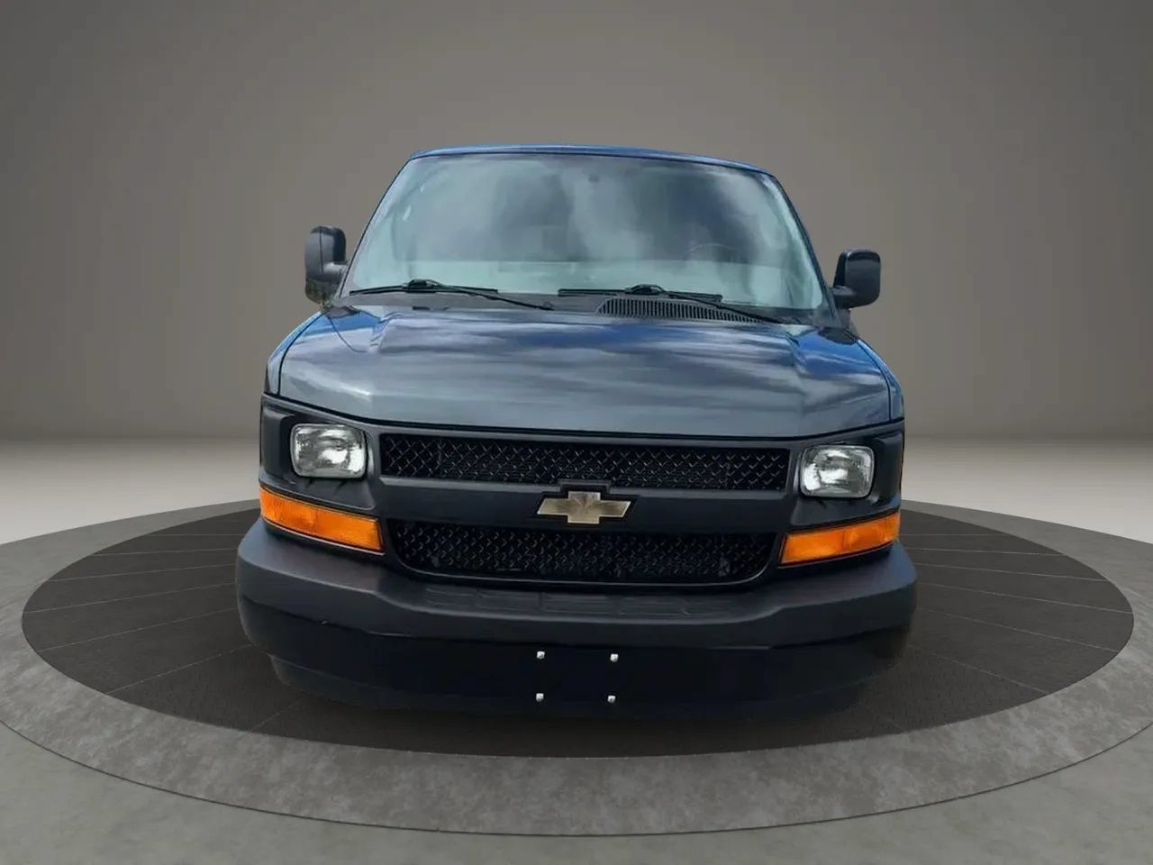 Used 2017 Chevrolet Express 2500 LS RWD image 2