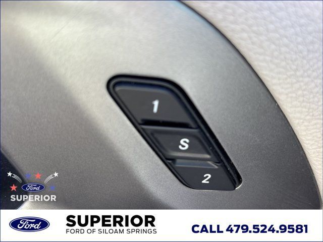 Used 2024 Chrysler Pacifica Limited FWD image 26