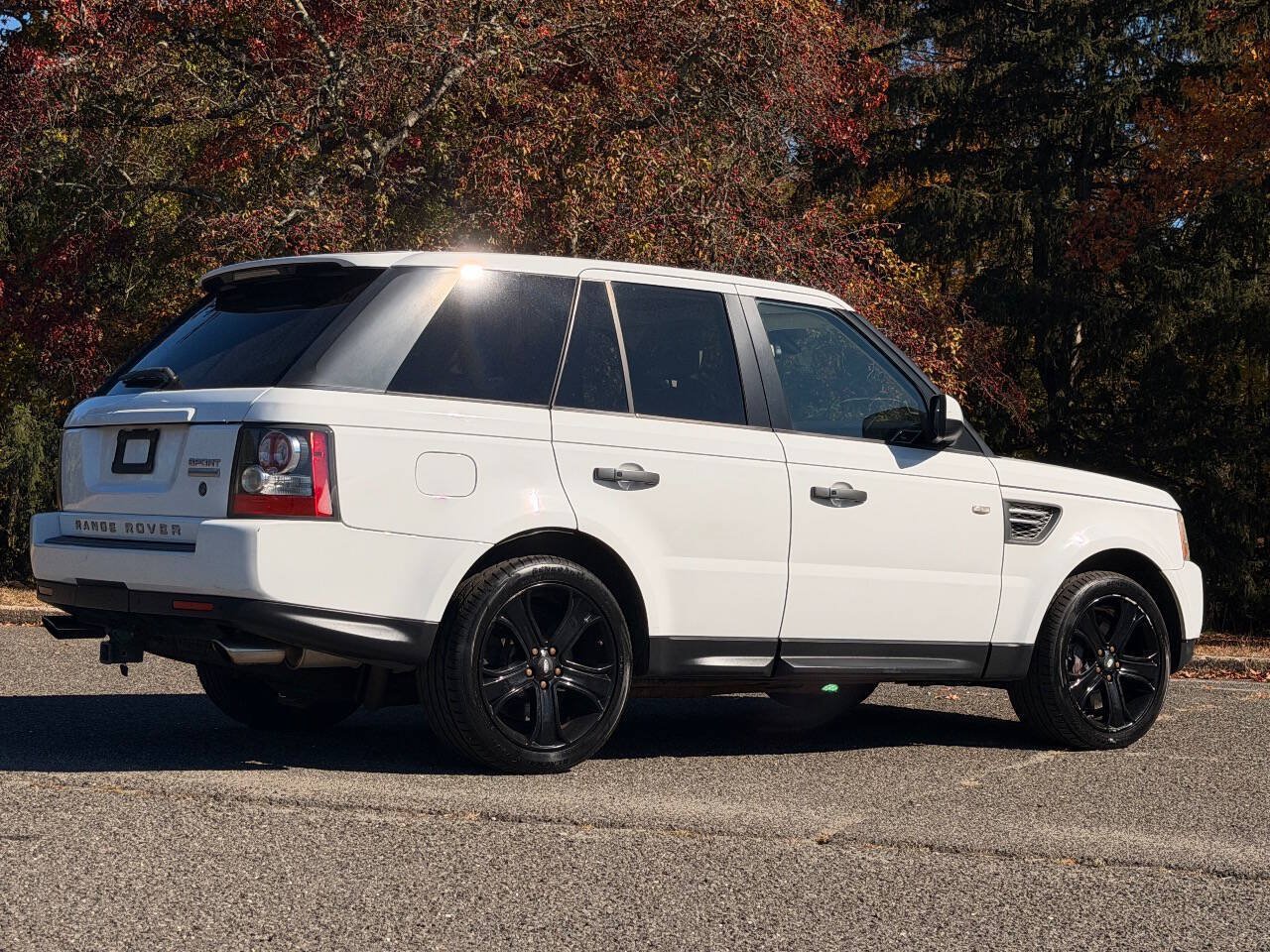 Used 2011 Land Rover Range Rover Sport Supercharged AWD/4WD image 4
