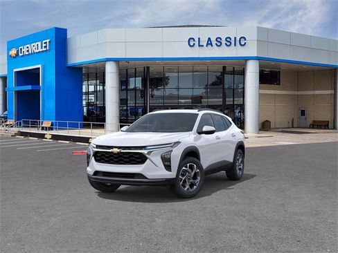 New 2026 Chevrolet Trax LT w/ Sunroof Package FWD image 8