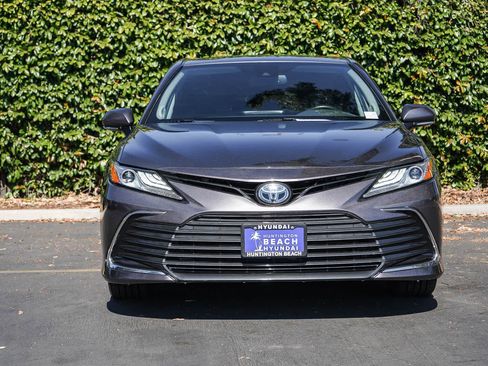 Used 2024 Toyota Camry XLE w/ Navigation Package FWD image 2