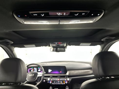 Used 2025 Kia Telluride AWD image 25
