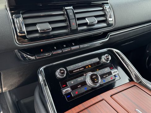 Used 2024 Lincoln Navigator L 4WD image 31