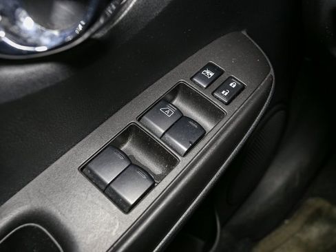 Used 2015 Nissan Versa Note SV image 30