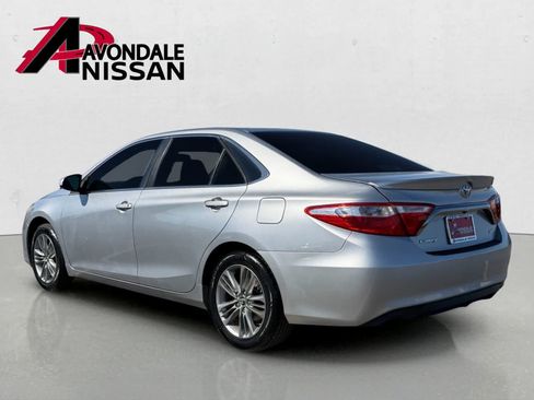 Used 2015 Toyota Camry SE w/ Moonroof Package FWD image 4