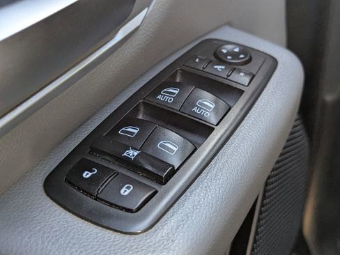 Used 2020 RAM 1500 Big Horn AWD/4WD image 18