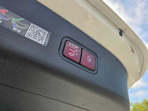 Certified 2026 Mercedes-Benz GLC 300 4MATIC image 15