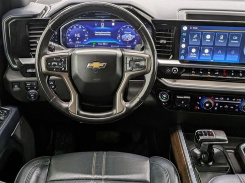 Used 2022 Chevrolet Silverado 1500 High Country w/ Technology Package AWD/4WD image 8