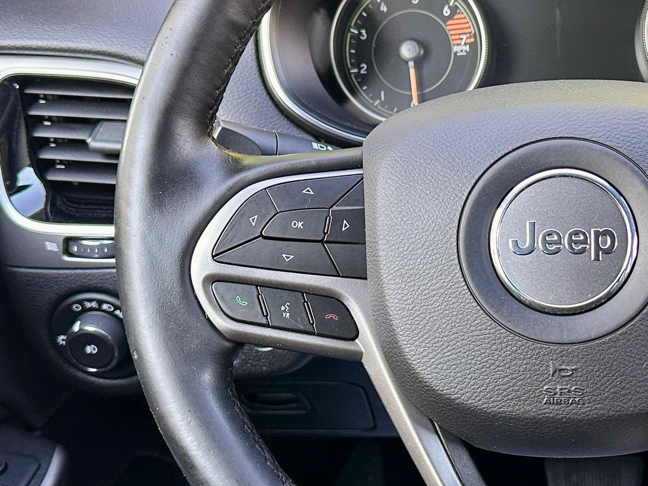 Used 2019 Jeep Cherokee Limited FWD image 24