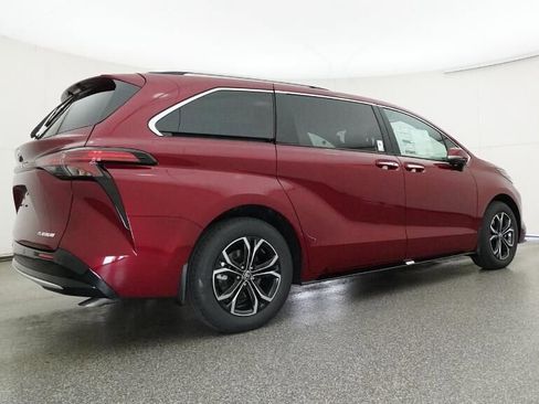 New 2026 Toyota Sienna Platinum image 25