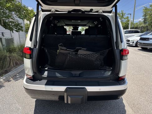 Used 2025 Lexus GX 550 w/ Accessory Package (2T) AWD/4WD image 11