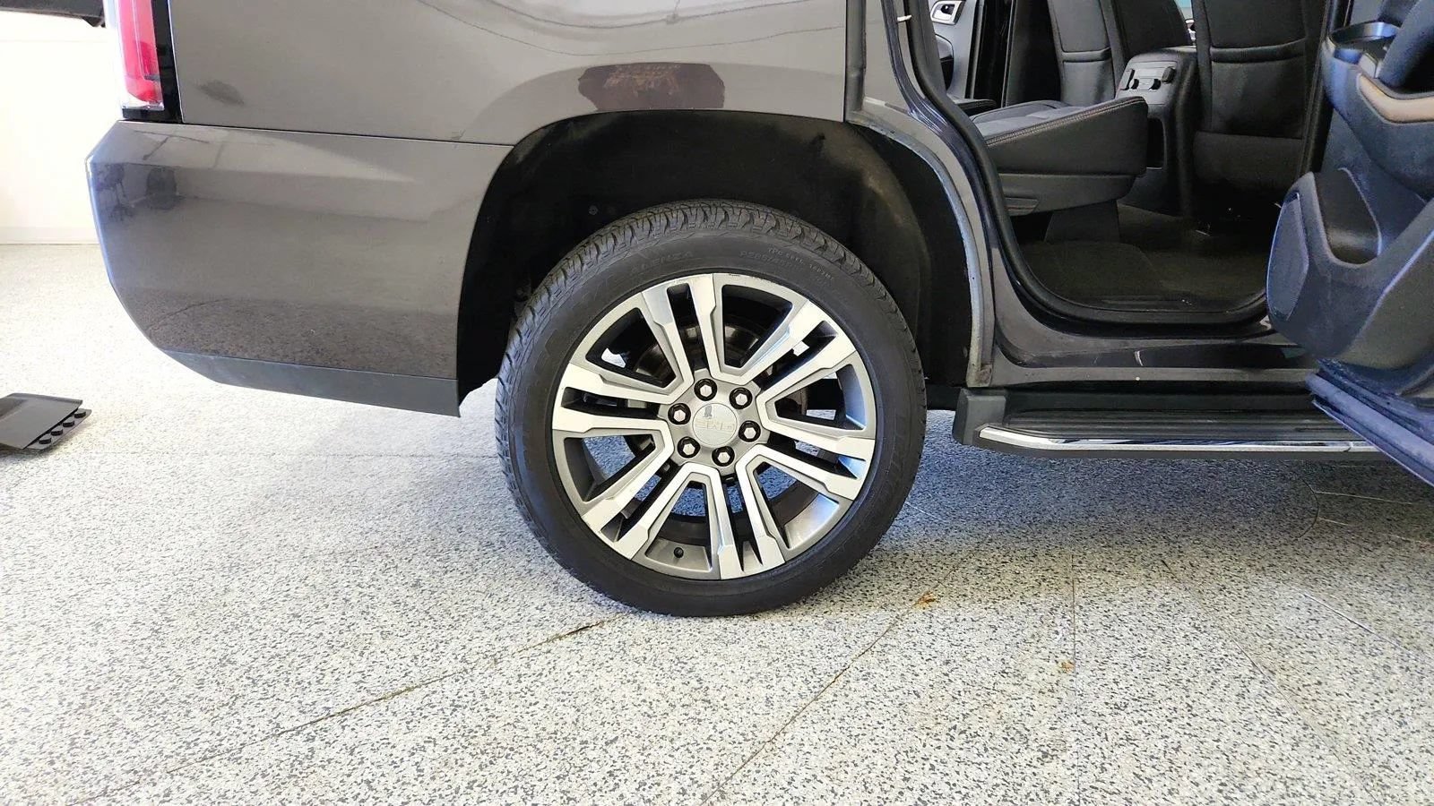 Used 2018 GMC Yukon Denali AWD/4WD image 37