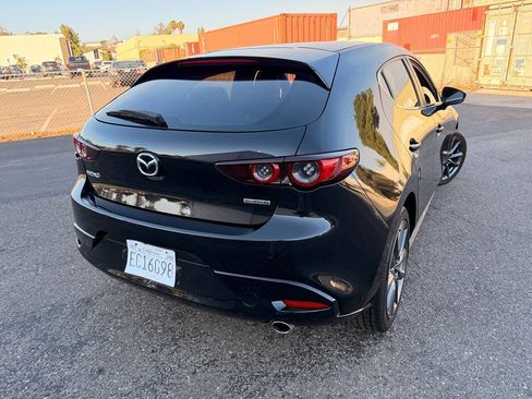 Used 2021 MAZDA MAZDA3 s FWD image 18