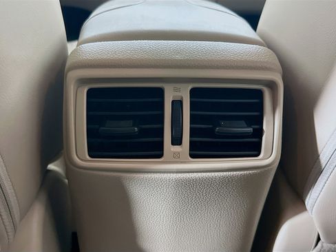 Used 2018 Nissan Rogue SL w/ Premium Package image 28