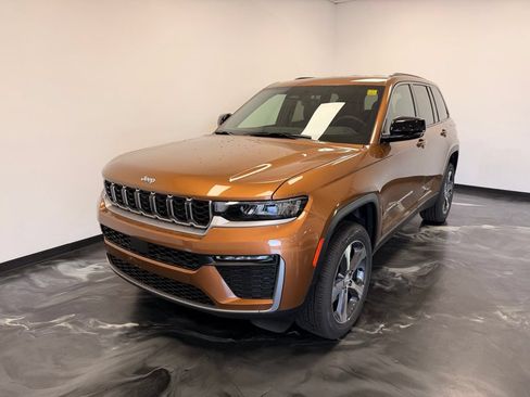 New 2026 Jeep Grand Cherokee Limited AWD/4WD image 4