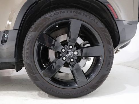 Used 2025 Land Rover Defender 110 X-Dynamic SE AWD/4WD image 9