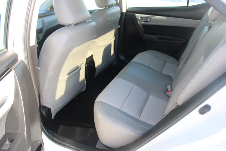 Used 2017 Toyota Corolla LE w/ Carpet Mat Package (TMS) FWD image 13