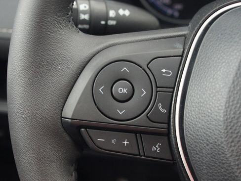 Used 2023 Toyota RAV4 XLE Premium AWD/4WD image 10
