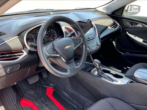 Used 2023 Chevrolet Malibu LT FWD image 2