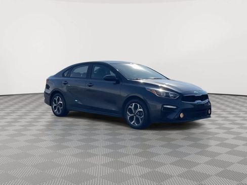 Used 2019 Kia Forte LXS image 2