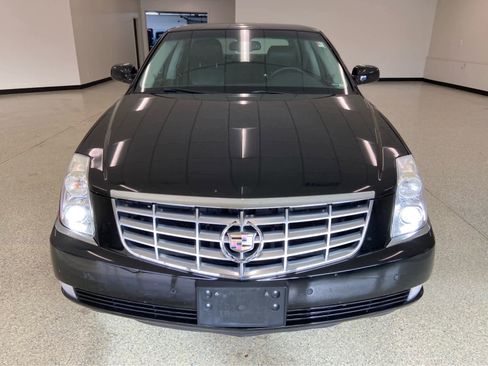 Used 2009 Cadillac DTS image 2
