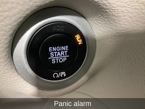 Certified 2023 Chrysler Pacifica Limited image 25