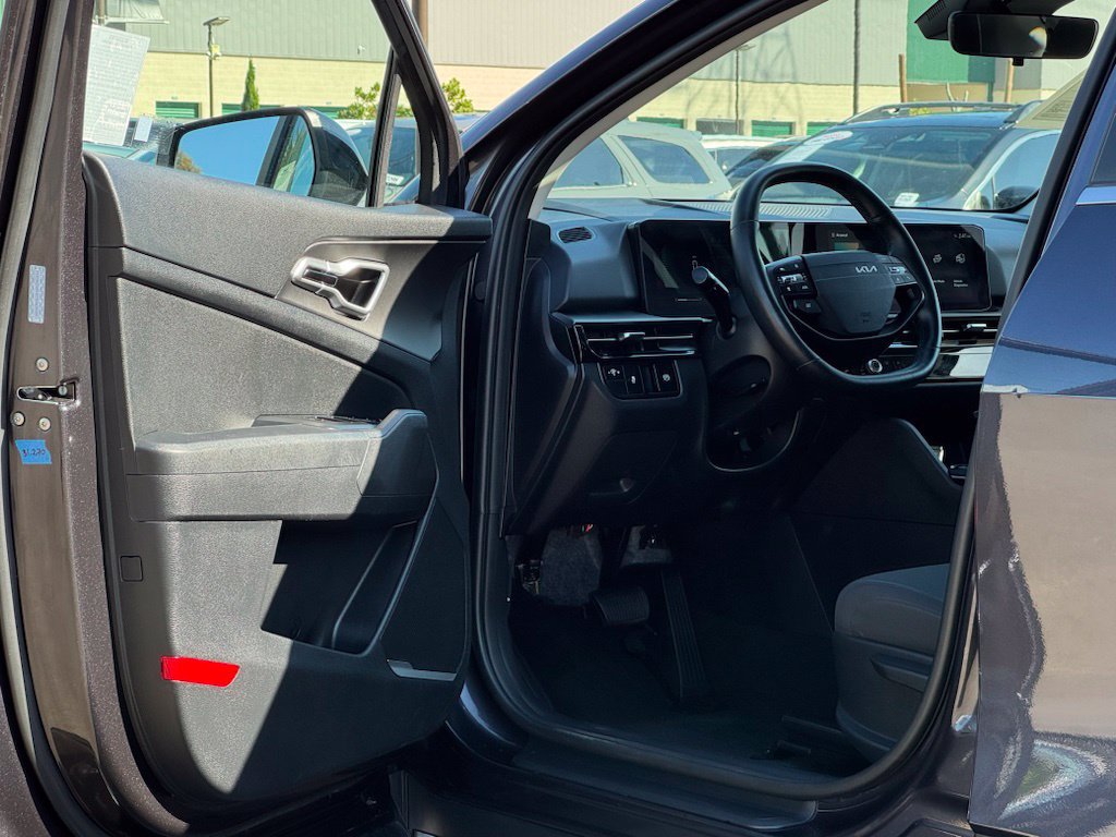 Used 2026 Kia Sportage LX FWD image 7