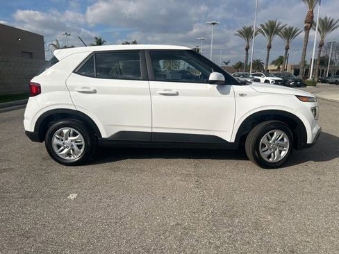 New 2026 Hyundai Venue SE image 5