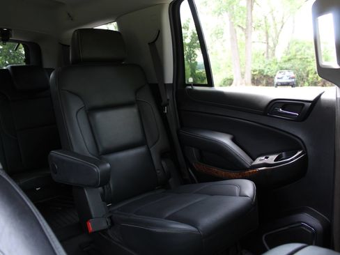 Used 2019 Chevrolet Tahoe Premier AWD/4WD image 14