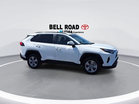 Used 2025 Toyota RAV4 XLE FWD image 9