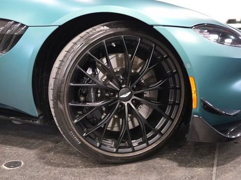 Used 2023 Aston Martin V8 Vantage Roadster RWD image 17
