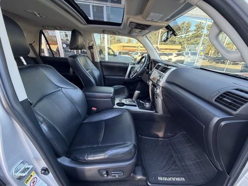 Used 2011 Toyota 4Runner Limited image 11
