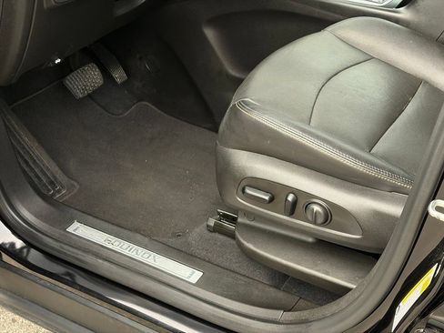 Used 2021 Chevrolet Equinox Premier FWD image 13