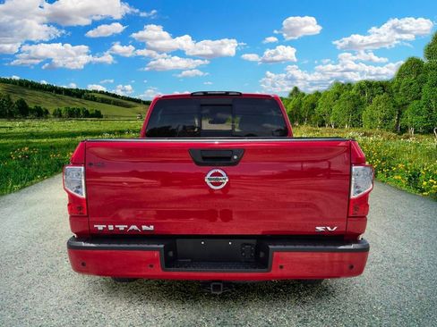 Used 2021 Nissan Titan SV w/ SV Convenience Package RWD image 5