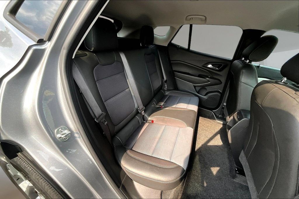 Used 2024 Chevrolet Trax LT FWD image 21