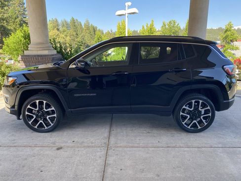 Used 2018 Jeep Compass Limited w/ Safe & Security Group AWD/4WD image 2