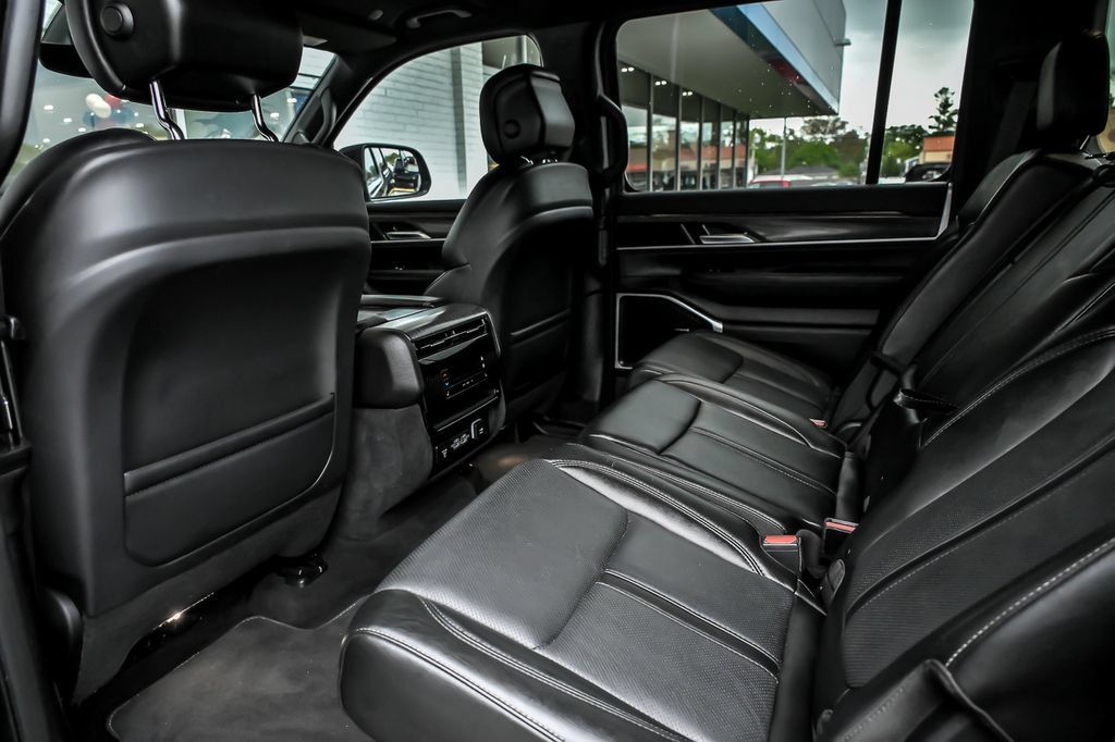Used 2023 Jeep Wagoneer L Series III w/ Preferred Equipment Group AWD/4WD image 20