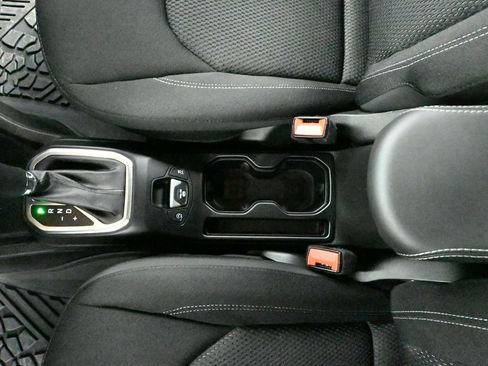 Used 2023 Jeep Renegade Latitude w/ Sun/Sound Group image 36