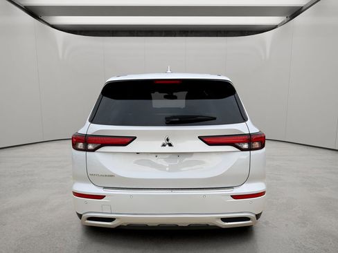 Used 2023 Mitsubishi Outlander SE FWD image 4
