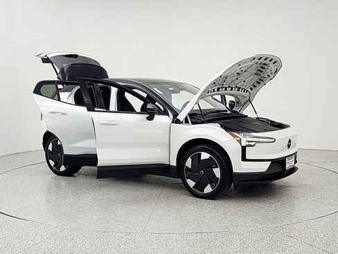 New 2026 Volvo EX30 Plus w/ Protection Package Premier AWD/4WD image 10