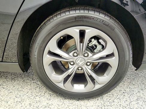 Used 2023 Honda Accord EX image 9