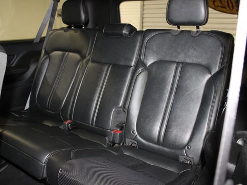 Used 2023 Jeep Wagoneer L Series II image 26