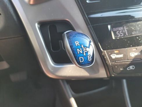 Used 2015 Toyota Prius V Three image 18